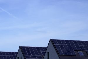 Panneaux solaires reduire couts grâce production energie